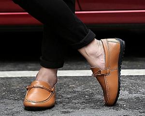 photo de Paire De Mocassins Stylés Pour Homme - Marron