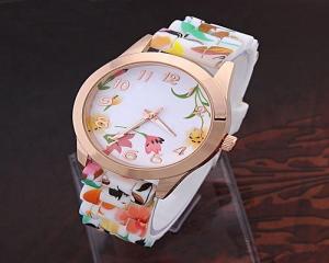 photo de Tcetoctre Women Girl Watch Silicone Printed Flower Causal Quartz WristWatch